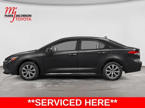 Used 2023 Toyota Corolla LE FWD image 4