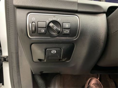 Used 2018 Volvo S60 T5 Dynamic w/ Vision Package image 23