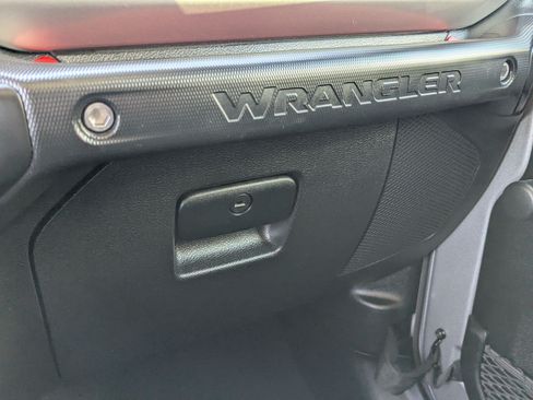 Used 2021 Jeep Wrangler Unlimited Sport AWD/4WD image 27