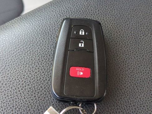 Used 2019 Toyota RAV4 XLE image 35