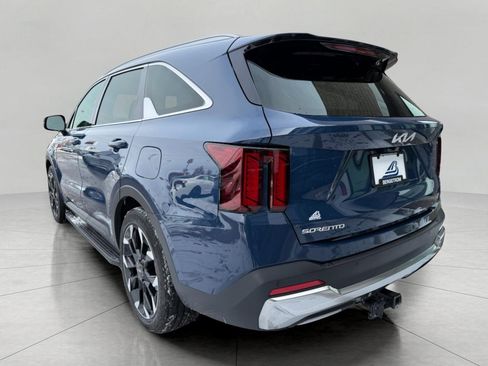 Certified 2025 Kia Sorento EX w/ Panoramic Sunroof Package image 8