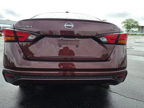 Used 2024 Nissan Altima 2.5 SV FWD image 7