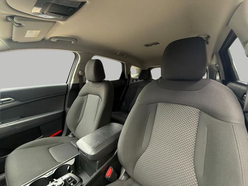 Used 2025 Kia Sportage LX image 40