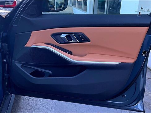 Certified 2025 BMW 330i Sedan image 24