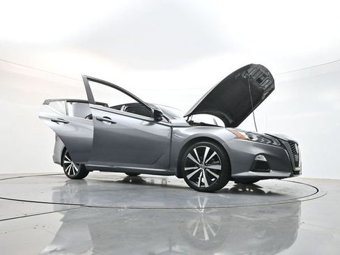 Used 2020 Nissan Altima 2.5 SR FWD image 50