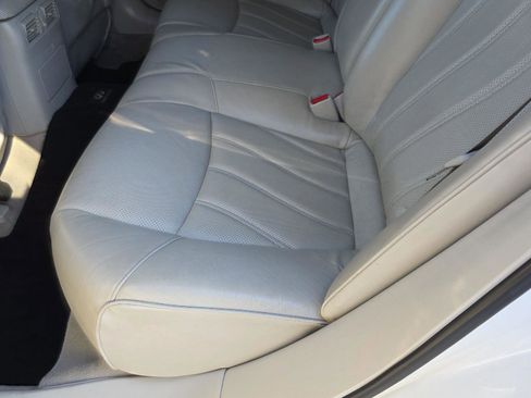 Used 2011 INFINITI M56 x w/ Deluxe Touring Pkg image 31