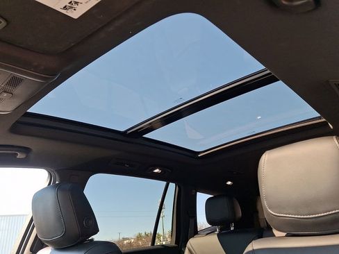 Used 2021 Cadillac XT6 Premium Luxury AWD/4WD image 16