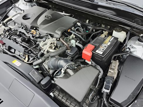 Used 2020 Toyota Camry SE image 29