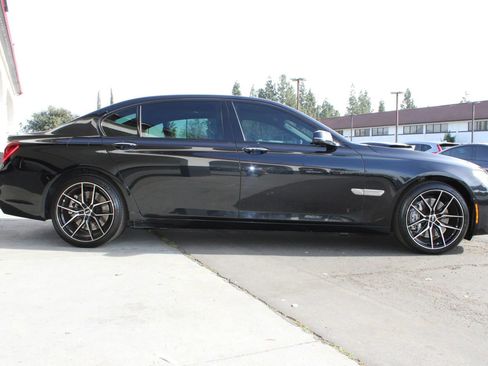 Used 2015 BMW 750Li image 8