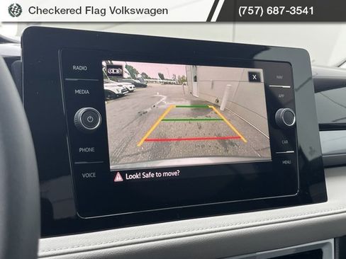New 2025 Volkswagen Taos SEL image 7