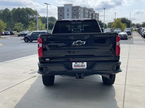 Used 2022 Chevrolet Silverado 2500 LTZ w/ LTZ Plus Package AWD/4WD image 3