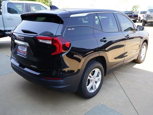 Used 2024 GMC Terrain SLE AWD/4WD image 11