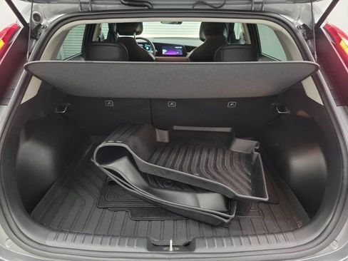 Certified 2024 Kia Niro EX FWD image 11
