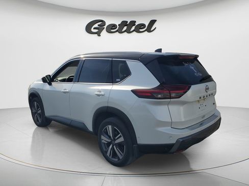Used 2024 Nissan Rogue SL w/ SL Premium Package FWD image 7