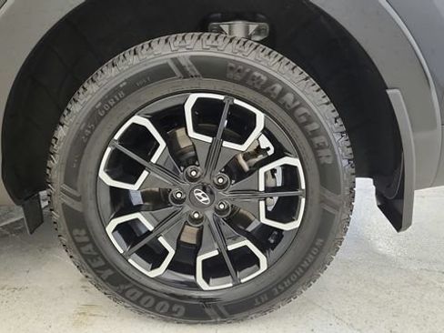Used 2023 Hyundai Santa Cruz SEL Premium AWD/4WD image 9