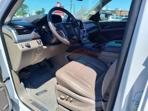 Used 2017 Chevrolet Tahoe Premier RWD image 2
