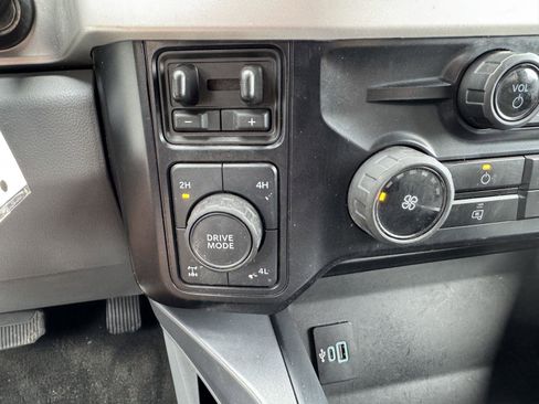 Used 2025 Ford F250 XLT w/ FX4 Off-Road Package AWD/4WD image 16