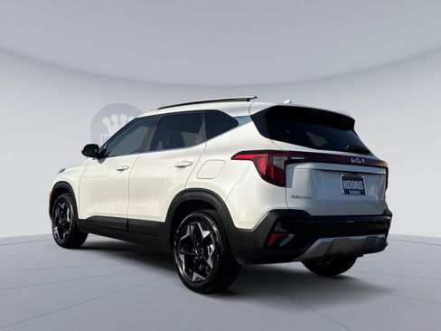 Used 2024 Kia Seltos EX image 4