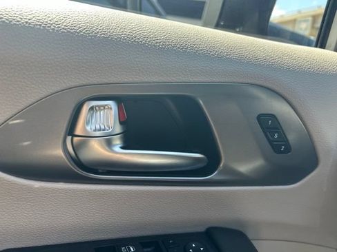 Used 2023 Chrysler Pacifica Touring-L w/ Road Tripper Package AWD/4WD image 19