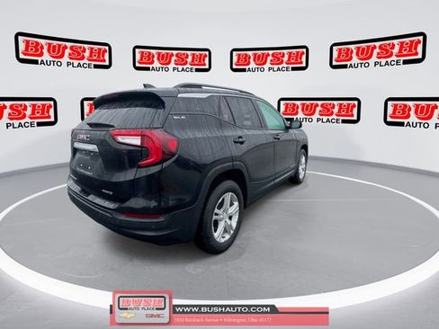 Used 2022 GMC Terrain SLE w/ Driver Convenience Package image 2