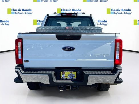 Used 2023 Ford F250 XL w/ FX4 Off-Road Package AWD/4WD image 7