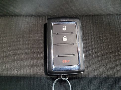 Used 2023 Jeep Grand Cherokee Laredo AWD/4WD image 32