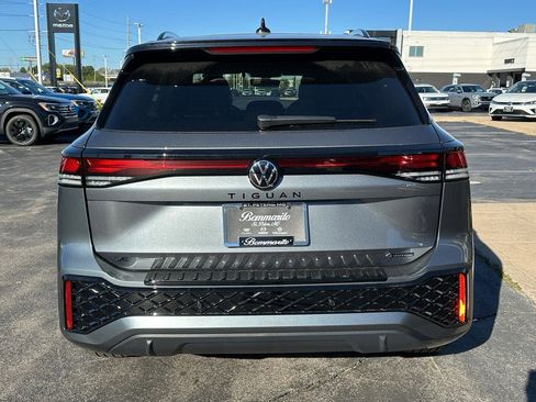 New 2025 Volkswagen Tiguan SE R-Line AWD/4WD image 3