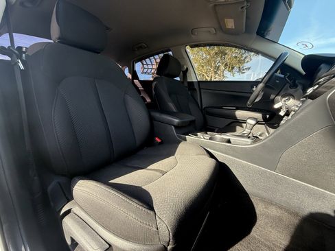 Used 2018 Kia Optima LX image 13