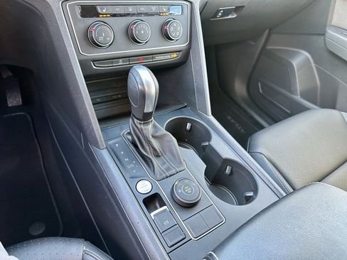 Used 2023 Volkswagen Atlas SE image 29