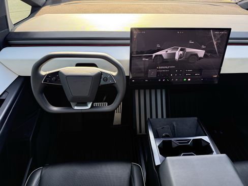 Used 2024 Tesla Cybertruck AWD Crew Cab image 14