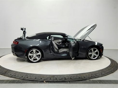 Used 2018 Chevrolet Camaro SS image 16