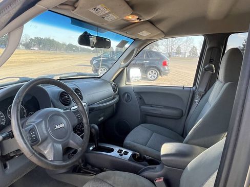 Used 2006 Jeep Liberty Renegade image 5