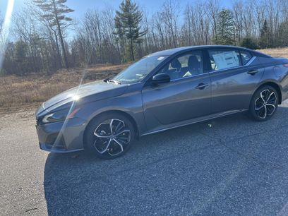 New 2025 Nissan Altima 2.5 SR