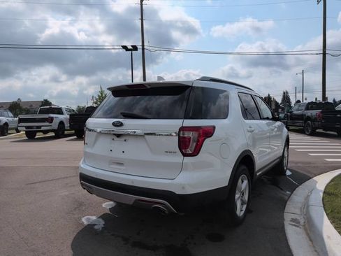 Certified 2017 Ford Explorer XLT w/ Equipment Group 202A AWD/4WD image 5