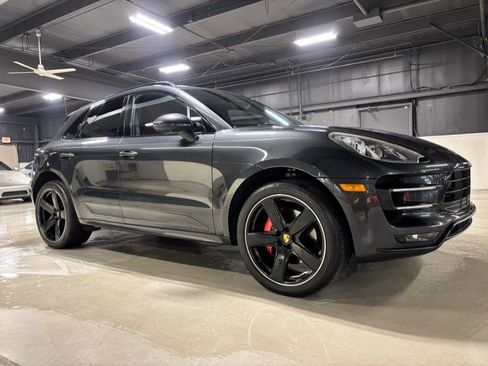 Used 2017 Porsche Macan Turbo image 4