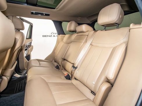 Used 2025 Land Rover Range Rover SE AWD/4WD image 14