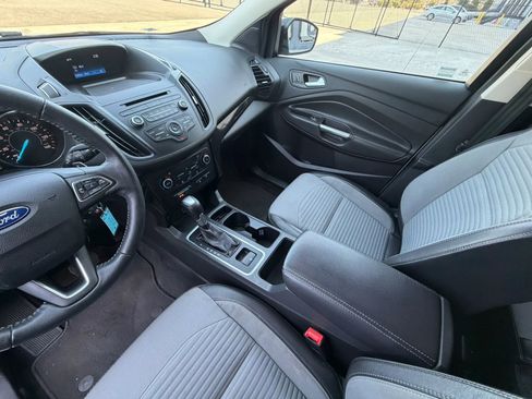 Used 2018 Ford Escape SE w/ SE Sport Appearance Package image 18