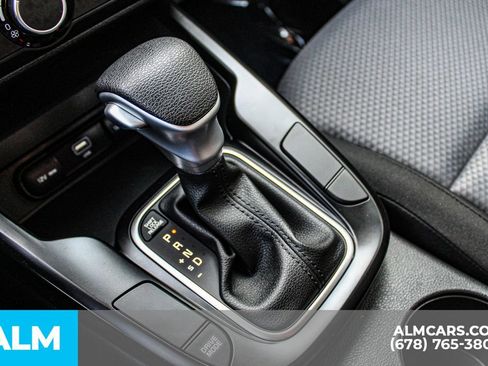 Used 2025 Kia Soul LX w/ LX Technology Package FWD image 33