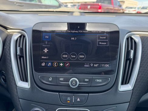 Used 2022 Chevrolet Malibu LT image 21