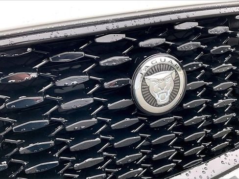 Used 2025 Jaguar F-PACE R-Dynamic S image 31