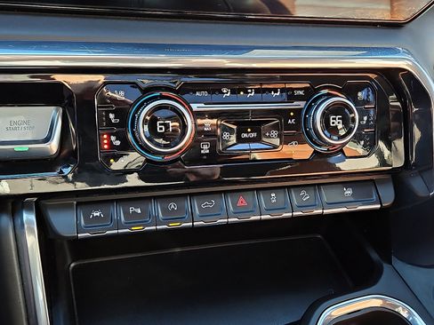 Used 2023 GMC Sierra 1500 Denali Ultimate image 17