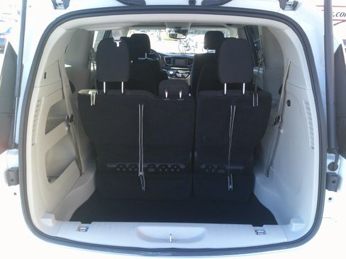 Used 2023 Chrysler Voyager LX FWD image 24