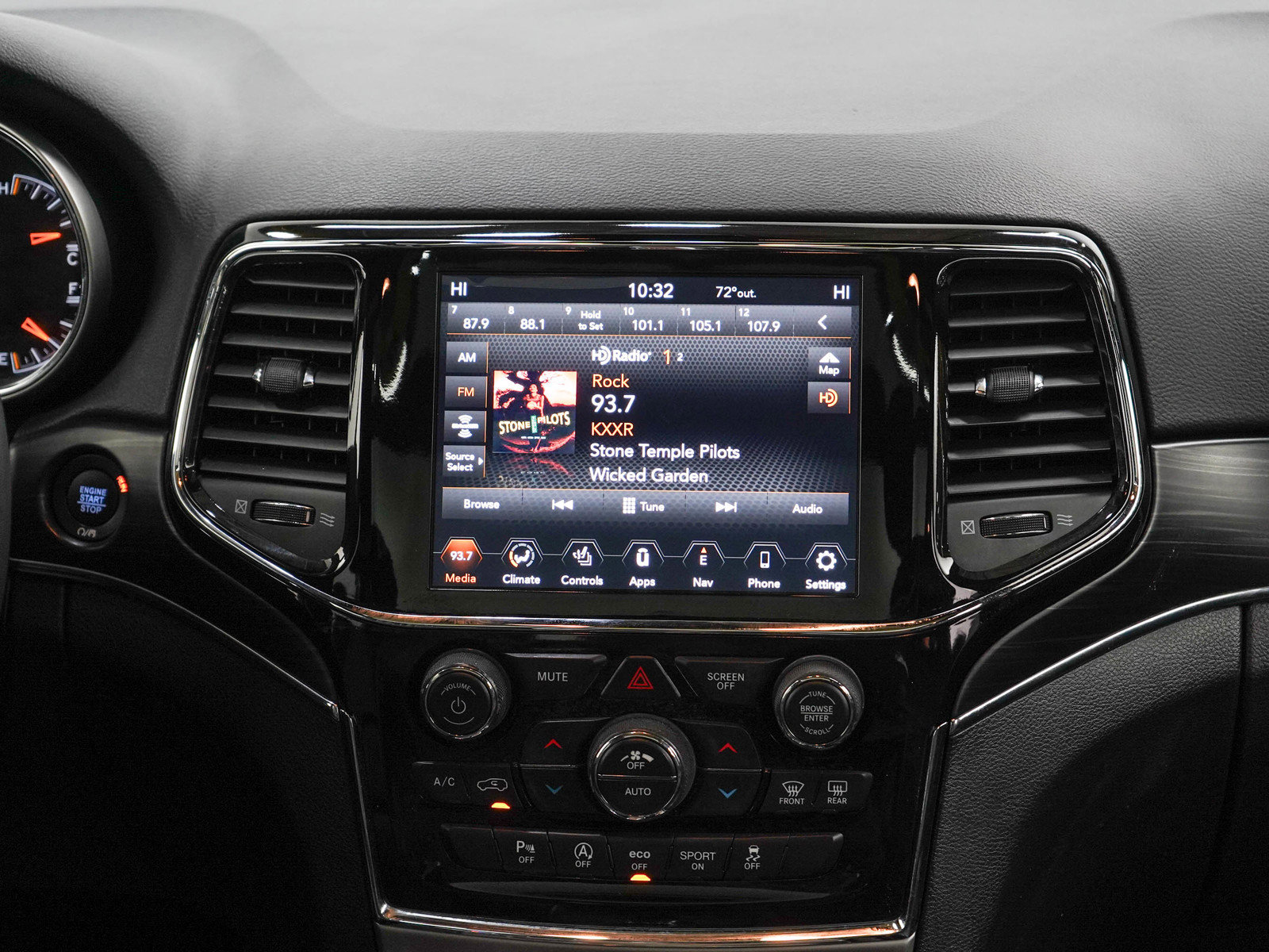 Used 2019 Jeep Grand Cherokee Limited w/ Luxury Group II AWD/4WD image 15