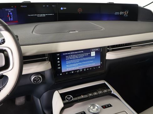 New 2026 Lincoln Navigator Premiere AWD/4WD image 5