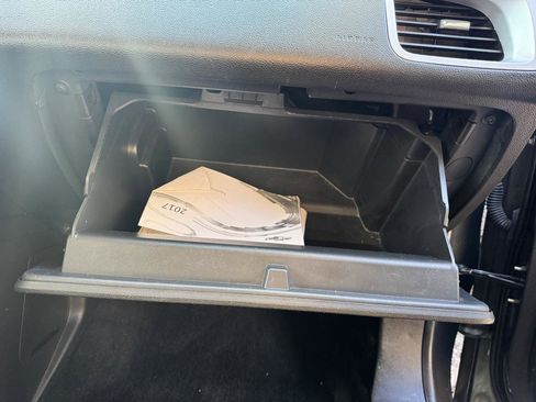 Used 2017 Chevrolet Equinox LS image 33