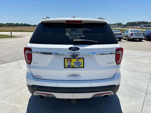 Used 2016 Ford Explorer XLT w/ Equipment Group 202A FWD image 5