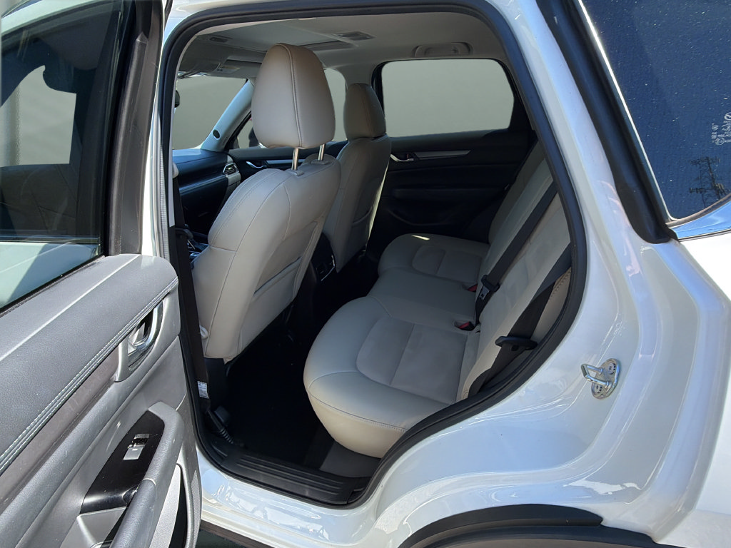 Used 2018 MAZDA CX-5 Touring w/ Preferred Equipment Package FWD image 11