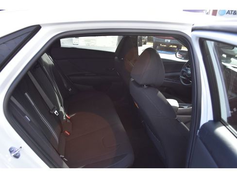 New 2026 Hyundai Elantra SEL Sport Premium image 15