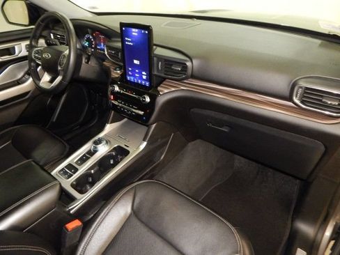 Used 2022 Ford Explorer Limited w/ Hybrid Equipment Group 310A RWD image 19