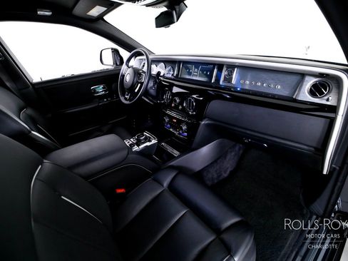 Used 2020 Rolls-Royce Phantom Sedan RWD image 36